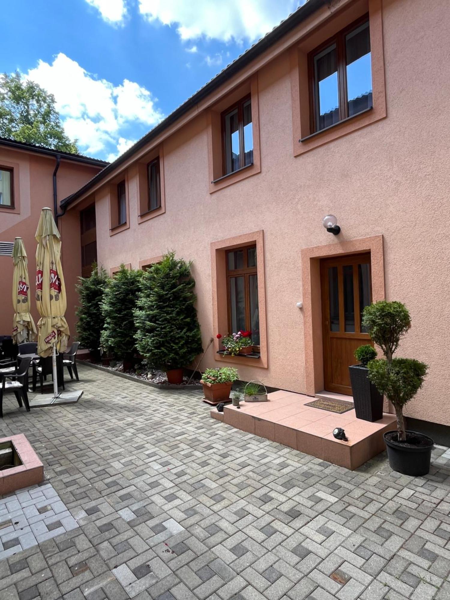 Garni Hotel Tatramonti Poprad Eksteriør billede